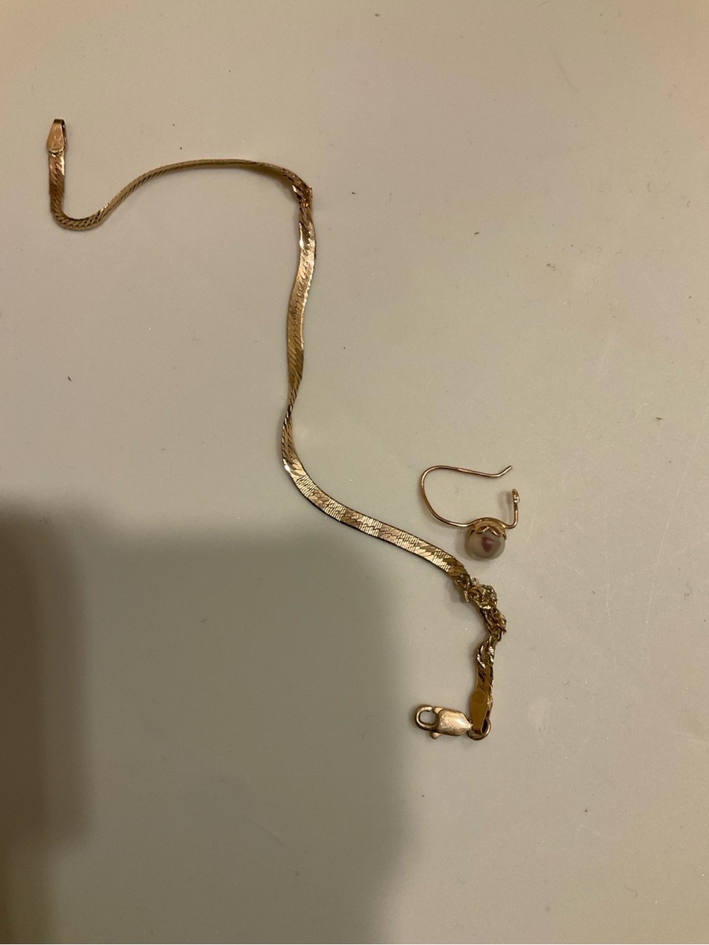 14k Gold Women's herringbone necklace with one Earring / for repair or scrap